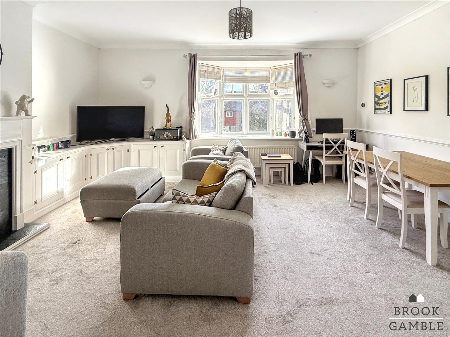 1 Bedroom Apartment. 12 Dittons Road in Eastbourne, East Sussex 5